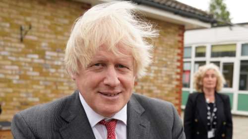 Viral η φωτό του Μπόρις Τζόνσον με την τούρτα-έκπληξη των 56ων γενεθλίων του