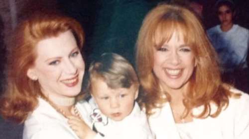 Έλενα Ακρίτα: Η φωτογραφία με τη νονά του γιου της, Αλίκη Βουγιουκλάκη, από το 1994