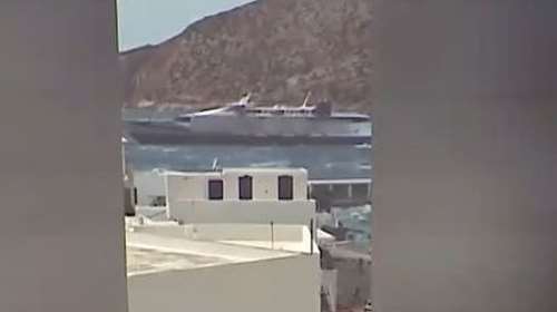 Νάξος: Ταλαιπωρία για εκατοντάδες επιβάτες του Super Runner Jet – Αποκολλήθηκε η άγκυρα