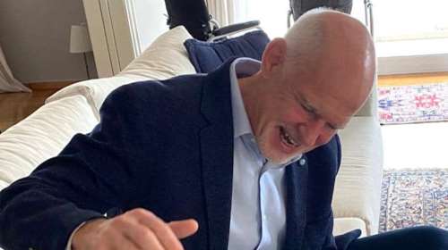 Παπανδρέου με... Τρέλα: Η τρυφερή σέλφι του Γιώργου και η σκυλίτσα με το απίθανο όνομα [εικόνα]