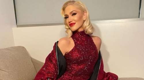 Εκθαμβωτική η Γκουέν Στεφάνι με δημιουργία Βρεττάκου: Η ολόσωμη κόκκινη φόρμα-ζιβάγκο με τα 1 εκατ. κρύσταλλα