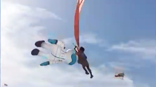 Βίντεο σοκ: Χαρταετός σήκωσε στον αέρα τρίχρονη - Σε ύψος 30 μέτρων