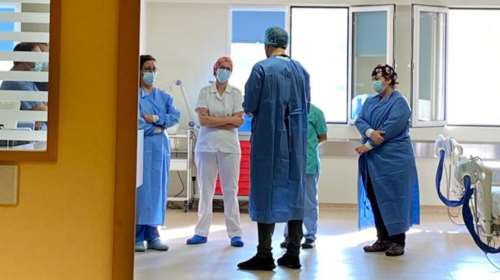 Εκτακτο Δώρο Χριστουγέννων: 13ος μισθός σε υγειονομικούς και Πολιτική Προστασία - Ποιοι εντάσσονται, ποιοι εξαιρούνται