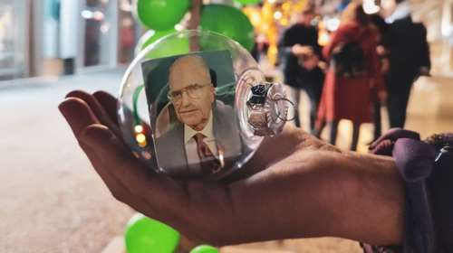 Στόλισαν δέντρο στην Κρήτη με θέμα το... παλιό ΠΑΣΟΚ: &quot;Είναι σαν το μελομακάρονο, ποτέ δεν σου φτάνει μόνο ένα&quot; [εικόνες]