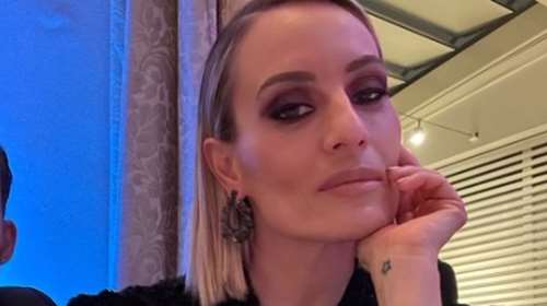 Ελεονώρα Μελέτη: Λαμπερή εμφάνιση στον γάμο της κουνιάδας της  - Με εντυπωσιακό φόρεμα και πέδιλα [εικόνες]