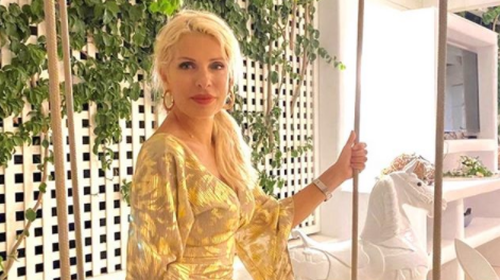 Ελένη Μενεγάκη: Η νέα φωτογραφία από τις διακοπές στη Νάξο - Οι αγορές που έκανε στο νησί