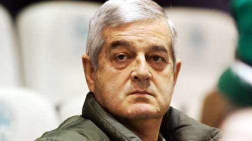 &quot;Ο πατέρας μου βιάστηκε να πάει να βρει τον Μίμη Δομάζο&quot;: Συγκινεί ο γιος του θρυλικού τερματοφύλακα Τάκη Οικονομόπουλου