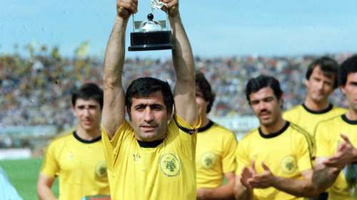 Μίμης Παπαϊωάννου: Την Παρασκευή η κηδεία του θρύλου της ΑΕΚ - Σε λαϊκό προσκύνημα η σορός του