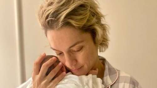 Οι πρώτες φωτογραφίες της Γιούλικα Σκαφιδά με τον νεογέννητο γιο της – &quot;Ποτέ μου δεν το είχα φανταστεί&quot;