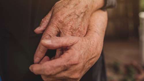 Θεσσαλονίκη: 80χρονος ανατίναξε το σπίτι του γιου του δηλώνοντας... πληγωμένος  - &quot;Ηθελε να μας ελέγχει&quot;