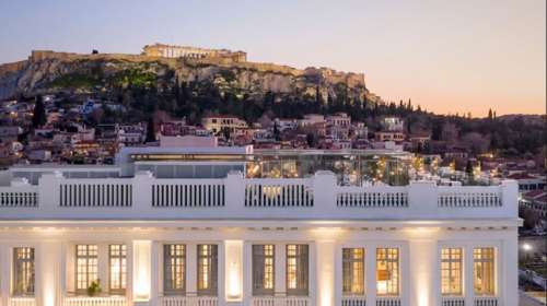 THE DOLLI: Νο.1 Best Ηotel in Greece - Στα κορυφαία ξενοδοχεία του κόσμου