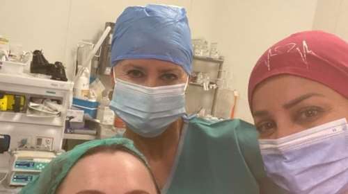 Η Νατάσα Παζαΐτη αμέσως μετά το χειρουργείο: Συγκινεί η φωτογραφία με την ασθενή της