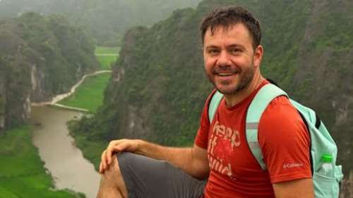 Ο Ευτύχης Μπλέτσας έχει πάει σε 98 χώρες και αποκαλύπτει τις τρεις που θα ήθελε να μείνει μόνιμα