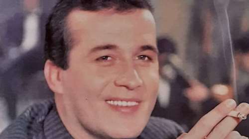 Σπάνια φωτό: Ο Παπαμιχαήλ ανάμεσα στις δύο συζύγους του, Αλίκη Βουγιουκλάκη και Νανά Ειλικρινή