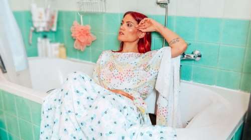 Μαίρη Συνατσάκη: Μέσα στο υπερ-μοντέρνο, χρωματιστό σπίτι της - Σαν να έχει βγει από περιοδικό [εικόνες]