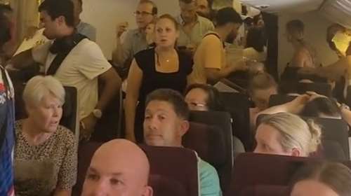 Απίστευτη ταλαιπωρία για επιβάτες στην Αθήνα εν μέσω καύσωνα - Εγκλωβίστηκαν σε αεροπλάνο χωρίς κλιματισμό [βίντεο]