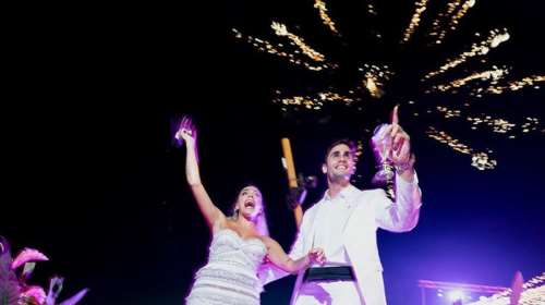 Κόνι Μεταξά – Μάριος Καπότσης: Οι νέες φωτογραφίες που διέρρευσαν από τον λαμπερό γάμο τους [εικόνες]