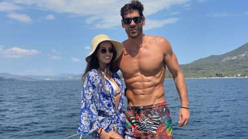 Για τρέλες ...στις "Σεϋχέλλες της Ελλάδας" ο Γιάννης Σπαλιάρας με την αγαπημένη του Αγγέλικα