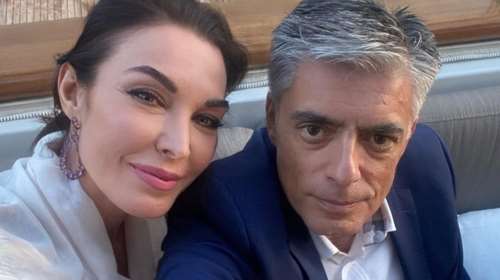 Τατιάνα Στεφανίδου: Ποζάρει με μπικίνι και πουκάμισο πάνω στο σκάφος της - Η απόδραση με τον Νίκο Ευαγγελάτο