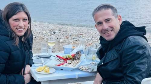 Ρομαντική απόδραση Κωνσταντοπούλου -  Καραναστάση: &quot;Ανάσα δίπλα στη θάλασσα&quot;