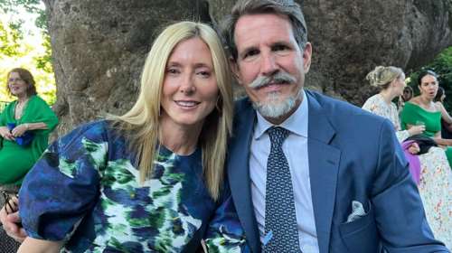 Μαρί Σαντάλ: Παραδίδει μαθήματα μόδας στη νέα εμφάνισή της με τον Παύλο Ντε Γκρες