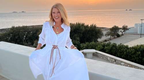 &quot;Μόνιμη κάτοικος&quot; της Αίγινας η Σοφία Αλιμπέρτη- Ποδηλατάδες και εξορμήσεις για ψαγμένο φαγητό