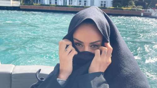 Μαρία Αντωνά: Με παραδοσιακή μαντήλα στην Κωνσταντινούπολη - Χωρίς τον Γιώργο Λιάγκα [εικόνες]