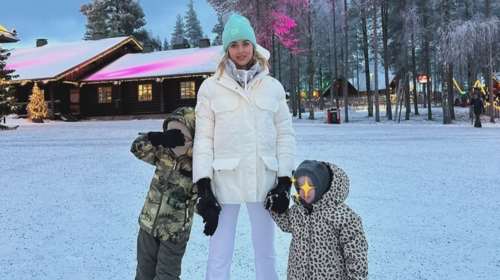 Kιάρα Φεράνι: Στη Φινλανδία με τα παιδιά της για να γνωρίσουν τον Άι Βασίλη [Eικόνες]