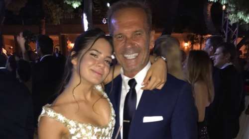 Η πρωινή γυμναστική της Αλεξάνδρας Κωστοπούλου: Ποζάρει με τον γυμναστή της