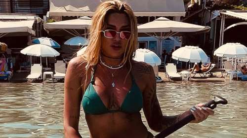 Εκρηκτική Αγγελική Ηλιάδη με καταπράσινο μπικίνι - Κάνει SUP και εντυπωσιάζει αψεγάδιαστη [εικόνες]