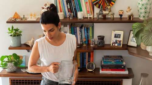 Σωτηροπούλου - Μαραβέγιας: Η φωτεινή τραπεζαρία στο νέο τους σπίτι - Ξύλινες λεπτομέρειες και χρώματα [εικόνες]