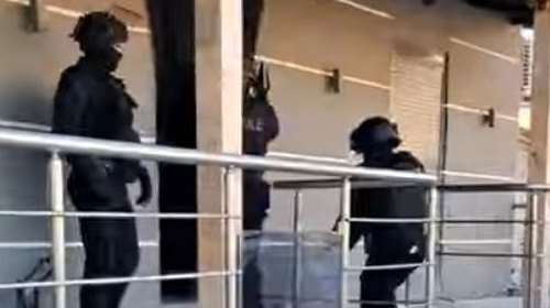 Έφοδος της ΕΛ.ΑΣ. στο Ζεφύρι: 10 συλλήψεις [βίντεο]