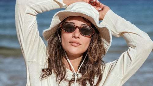 The Goddess: Η Ευγενία Σαμαρά ποζάρει με λευκό μπικίνι στο πρώτο της μπάνιο στη Σέριφο [εικόνες]