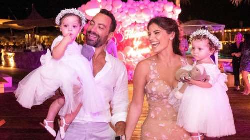 Σάκης Τανιμανίδης - Χριστίνα Μπόμπα: Μαγικά Χριστούγεννα με τις δίδυμες στην Αράχωβα