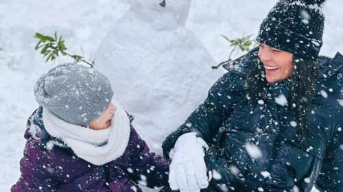 Σχεδιάστρια μόδας ετών 7 η Ελένη Πασχαλίδη: Η κόρη του Ρέμου και της Μπόσνιακ έχει ταλέντο στη μόδα - Τα ρούχα που έφτιαξε