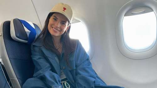 Χριστίνα Μπόμπα: Το άνετο denim travel look της και η κριτική για τα δύο σημαντικά λάθη που επεσήμαναν οι followers της