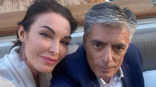 Τατιάνα Στεφανίδου: Ποζάρει στο σκάφος με μικροσκοπικό μπικίνι - Το αψεγάδιαστο κορμί της
