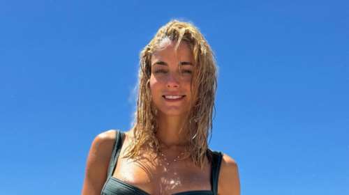 Πανέμορφη στη Μύκονο: Η Δούκισσα Νομικού προτείνει το πιο stylish χτένισμα για διακοπές σε νησί