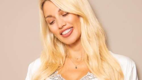 Η Κωνσταντίνα Σπυροπούλου πιο σέξι από ποτέ: Οι paparazzi φωτογραφίες με εφαρμοστό φόρεμα στον 6ο μήνα της εγκυμοσύνης της