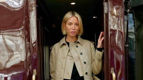 Μαρία Ολυμπία: Μούσα του Dior με υπέροχο Trench Coat αξίας €3,900 και μαύρες μπαλαρίνες του οίκου