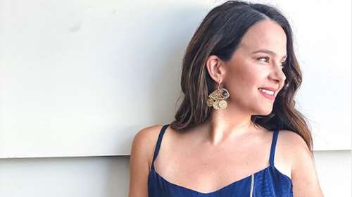 Η Ελιάνα Χρυσικοπούλου βγήκε &quot;στον αέρα&quot; με σακάκι και... μποξεράκι [Βίντεο]