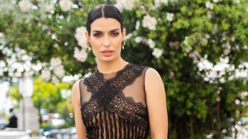 Τόνια Σωτηροπούλου: Με διάφανο φόρεμα και nude εσώρουχο στο κόκκινο χαλί των Καννών - Το look που φάνηκε σαν ατύχημα