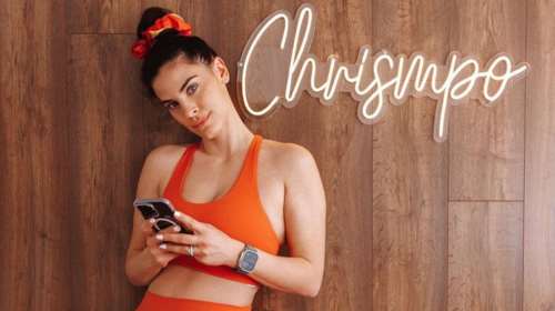 &quot;Εκτός πραγματικότητας&quot; - &quot;ψωνισμένη&quot;: Η Μπόμπα κάνει γυμναστική στο γραφείο και οι followers της την κράζουν