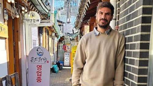 Άκης Πετρετζίκης: Το χριστουγεννιάτικο δέντρο στο νέο του σπίτι - &quot;Στολίσαμε&quot; [Εικόνα]