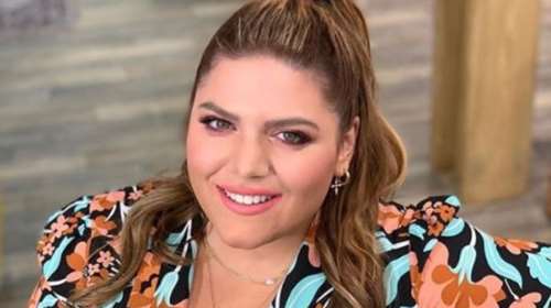 Η Δανάη Μπάρκα ανέβασε μια φωτογραφία με μαύρο μαγιό και οι followers της ενθουσιάστηκαν