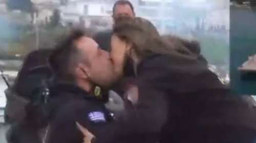 Θεσσαλονίκη: Πρόταση γάμου - υπερπαραγωγή με drone και μοτοσικλέτες [βίντεο]