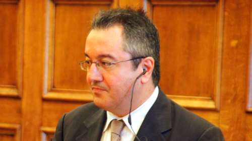 Μόσιαλος: Περαστικά στον Μπόρις Τζόνσον - Καρφί για την &quot;ανεκδιήγητη ανοσία της αγέλης&quot;