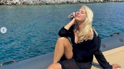Ελένη Μενεγάκη: Διακοπές στο Ιόνιο με την αγαπημένη της συνήθεια - "Πόσο χαρούμενη"
