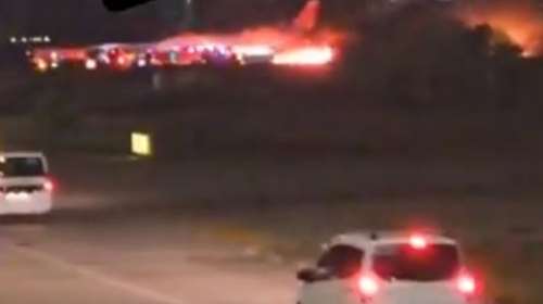 Συναγερμός στο αεροδρόμιο της Αττάλειας: Στις φλόγες ο κινητήρας ρωσικού αεροπλάνου κατά την προσγείωση