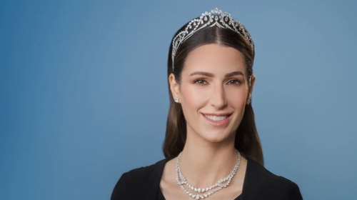 Πριγκίπισσα Ράτζουα της Ιορδανίας: Η πρώτη εμφάνιση της εγκυμονούσας και τα απίθανα σκουλαρίκια Schiaparelli